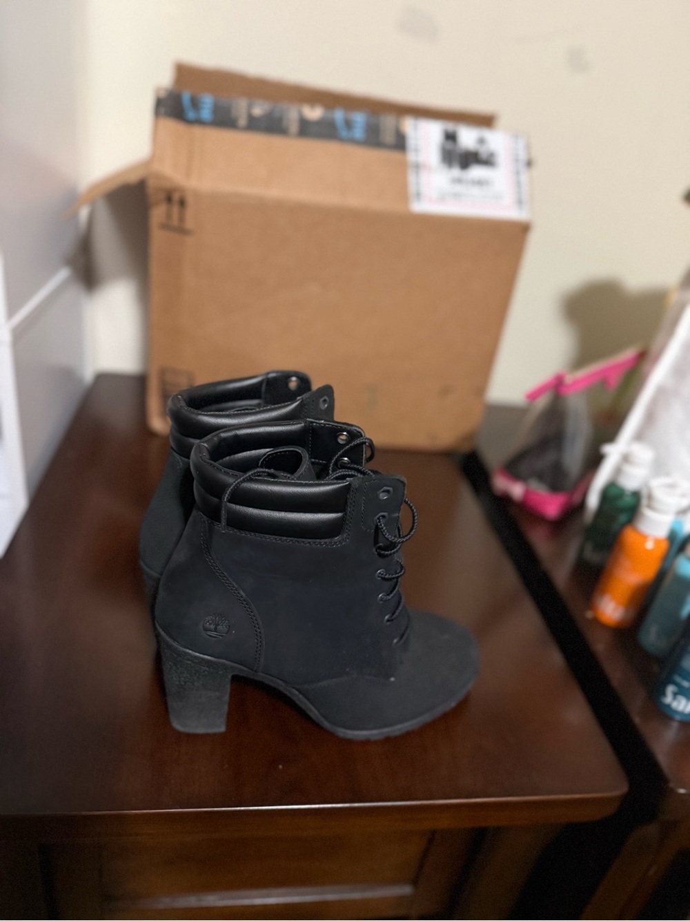 Timberland Black Lace-Up Women's Ankle Boots - Picture 2 of 4